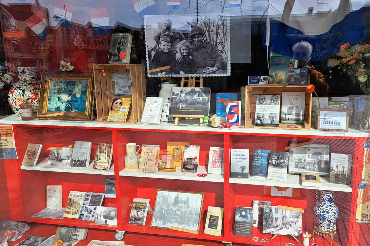 WO-II etalage bij Boomler